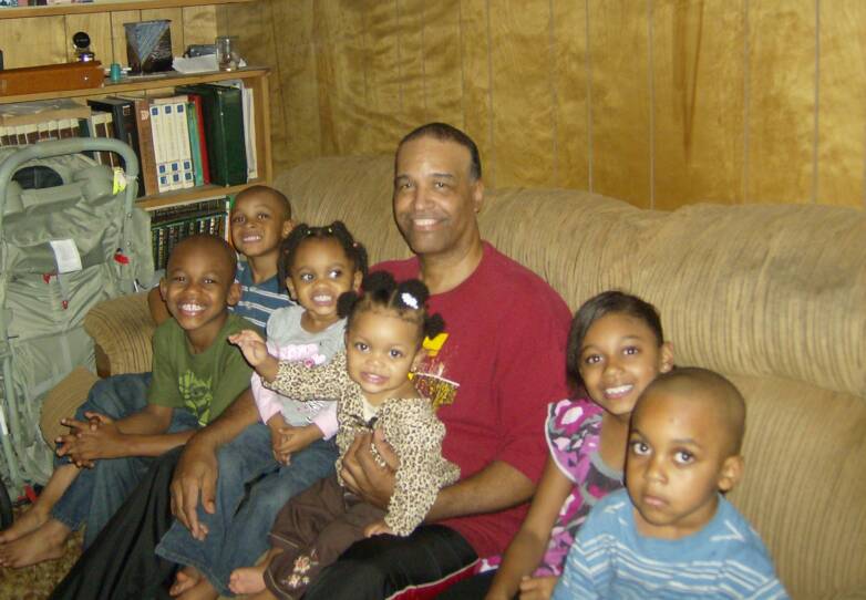 Uncle Scooby meets his great nieces and nephews for the first time!