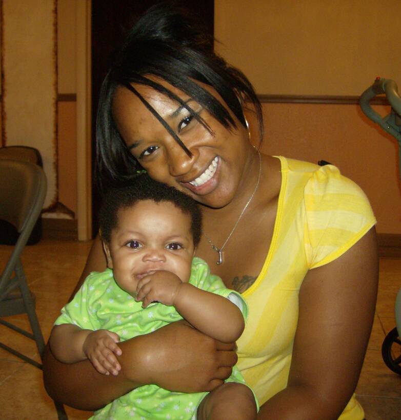 Who's prettier, the baby or Auntie Mi-Mi?
